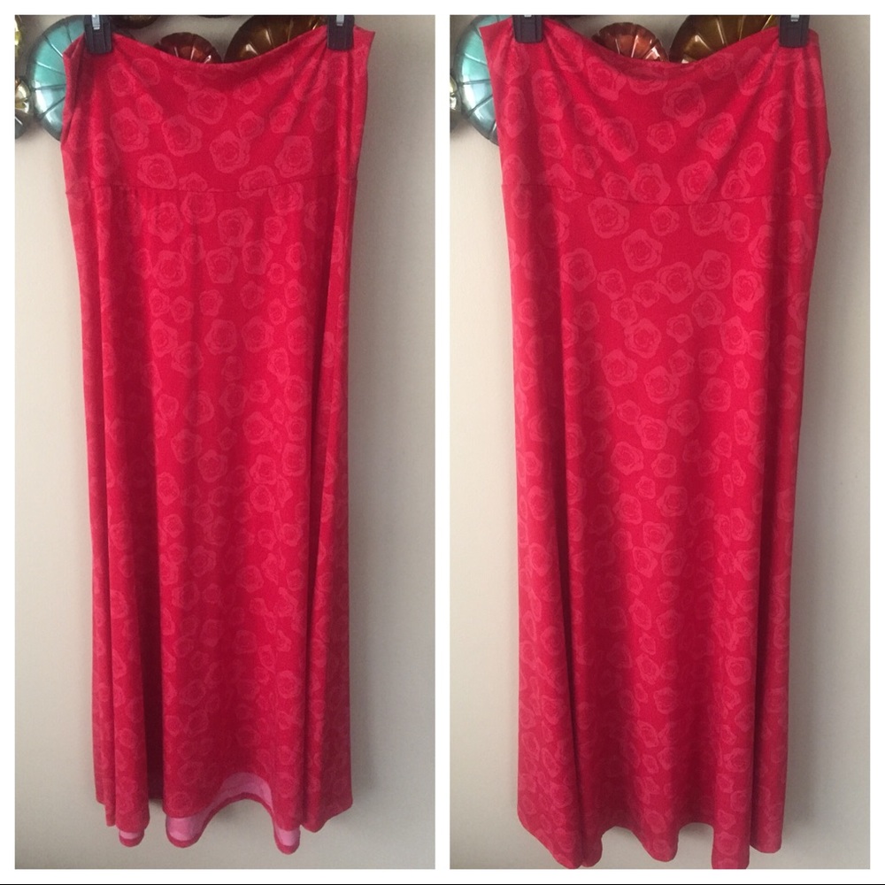 * ACCEPTING OFFERS* Lularoe Rose Print Maxi Size M